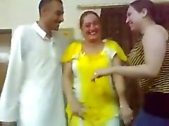 iraqi sexy girl dance with a guy